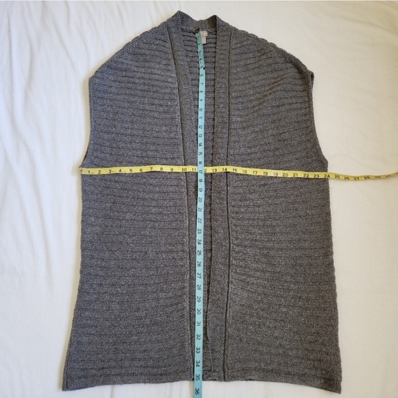 Chico's Size LG (2) Gray Sleeveless Long Open Cardigan - Picture 10 of 13